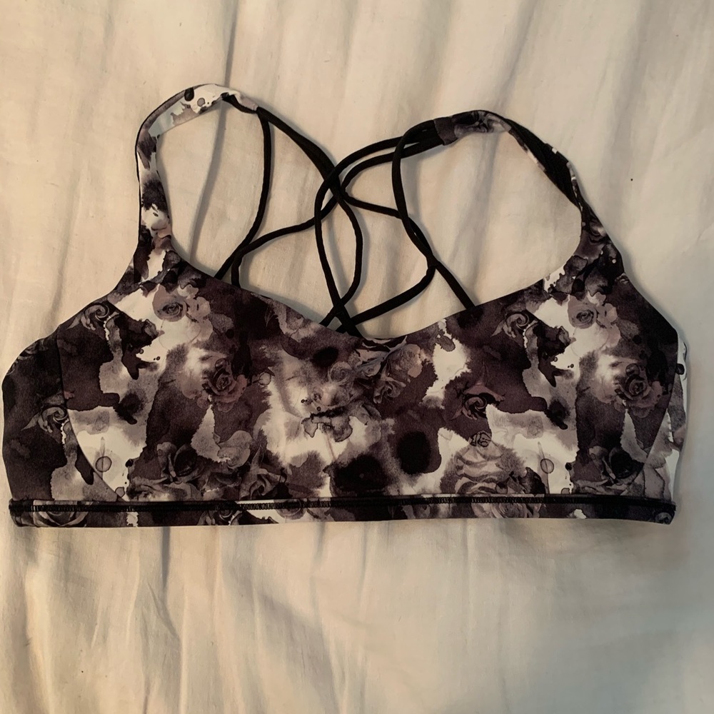 Lululemon sports bra